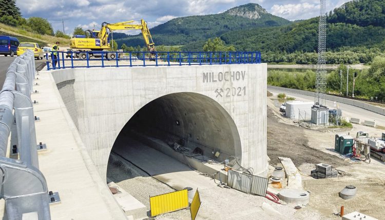 Tunelom Milochov začínajú premávať prvé vlaky